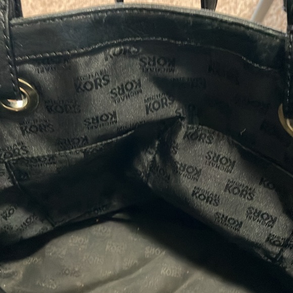 Michael Kors purse - Picture 6 of 7